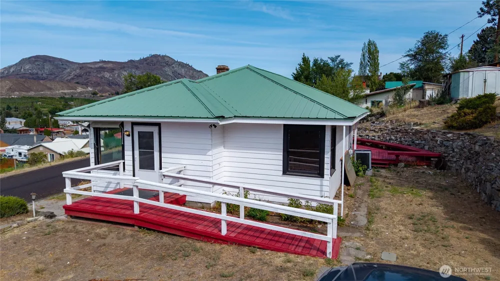 121 SW State St Tonasket, WA 98855