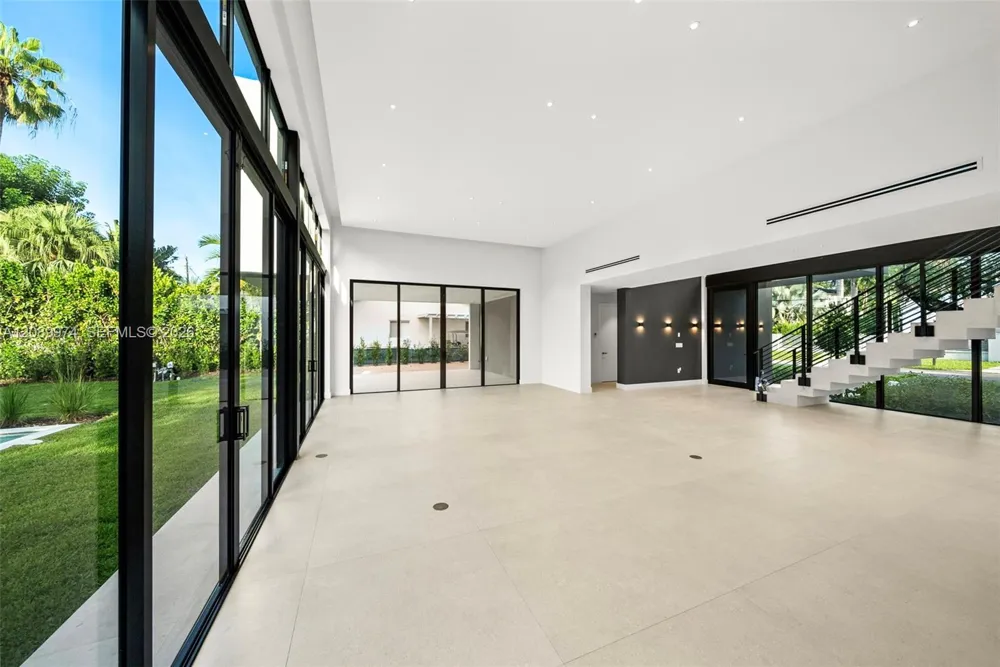 5921 SW 84th St South Miami, FL 33143