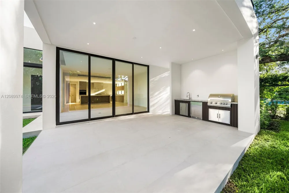 5921 SW 84th St South Miami, FL 33143