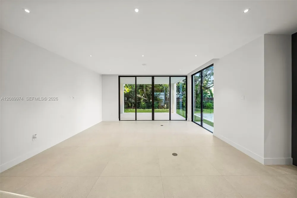 5921 SW 84th St South Miami, FL 33143