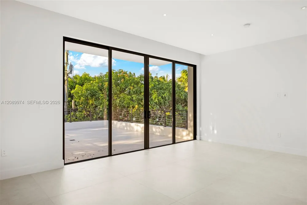 5921 SW 84th St South Miami, FL 33143