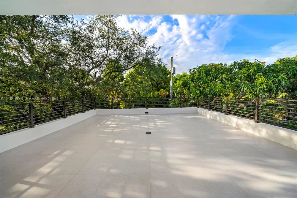 5921 SW 84th St South Miami, FL 33143