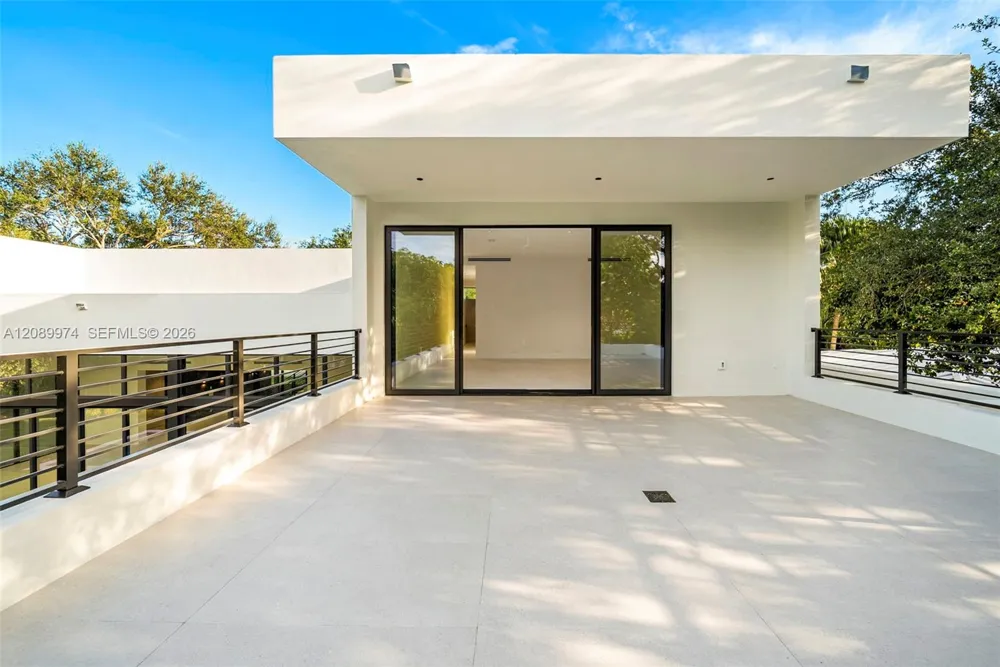 5921 SW 84th St South Miami, FL 33143