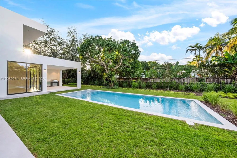 5921 SW 84th St South Miami, FL 33143