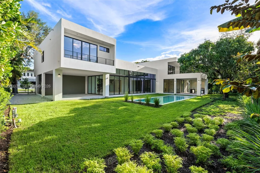 5921 SW 84th St South Miami, FL 33143