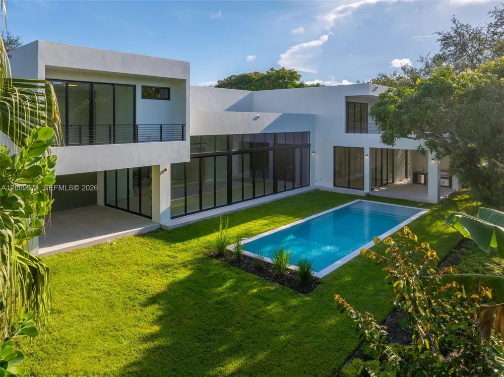 5921 SW 84th St South Miami, FL 33143