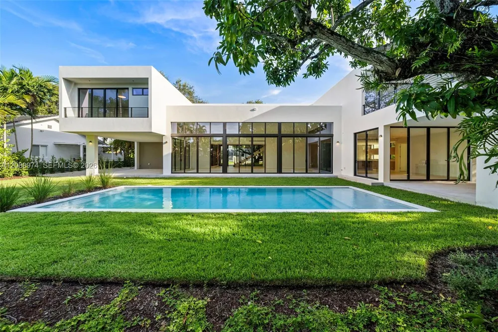 5921 SW 84th St South Miami, FL 33143