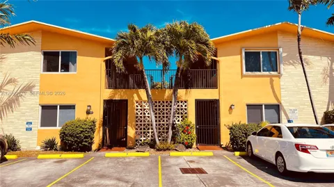 1733 Mayo St #11
