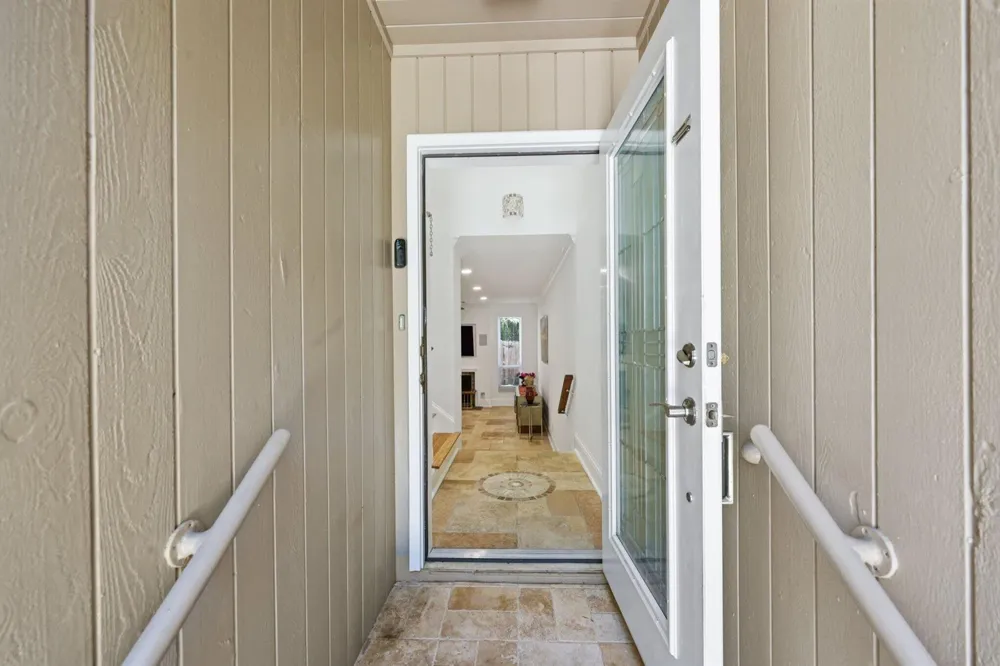795 Andrews Avenue Delray Beach, FL 33483