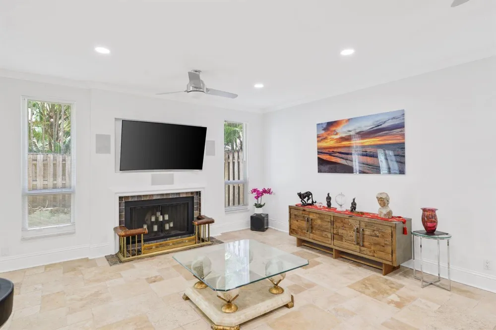 795 Andrews Avenue Delray Beach, FL 33483