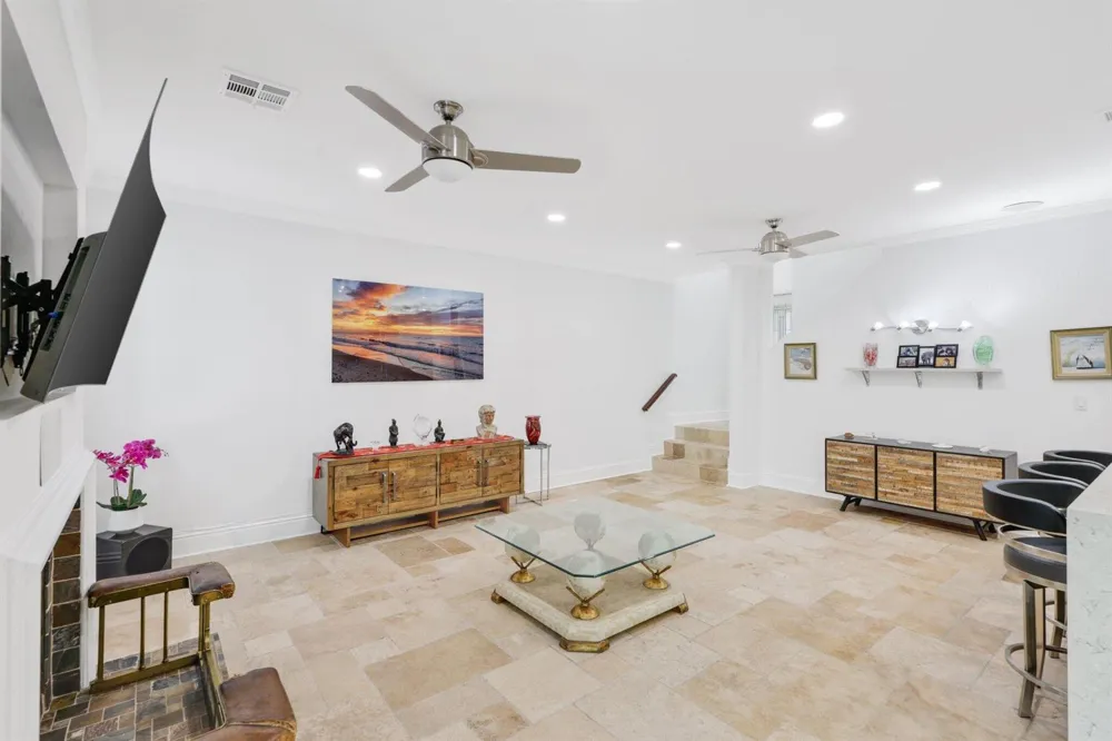 795 Andrews Avenue Delray Beach, FL 33483