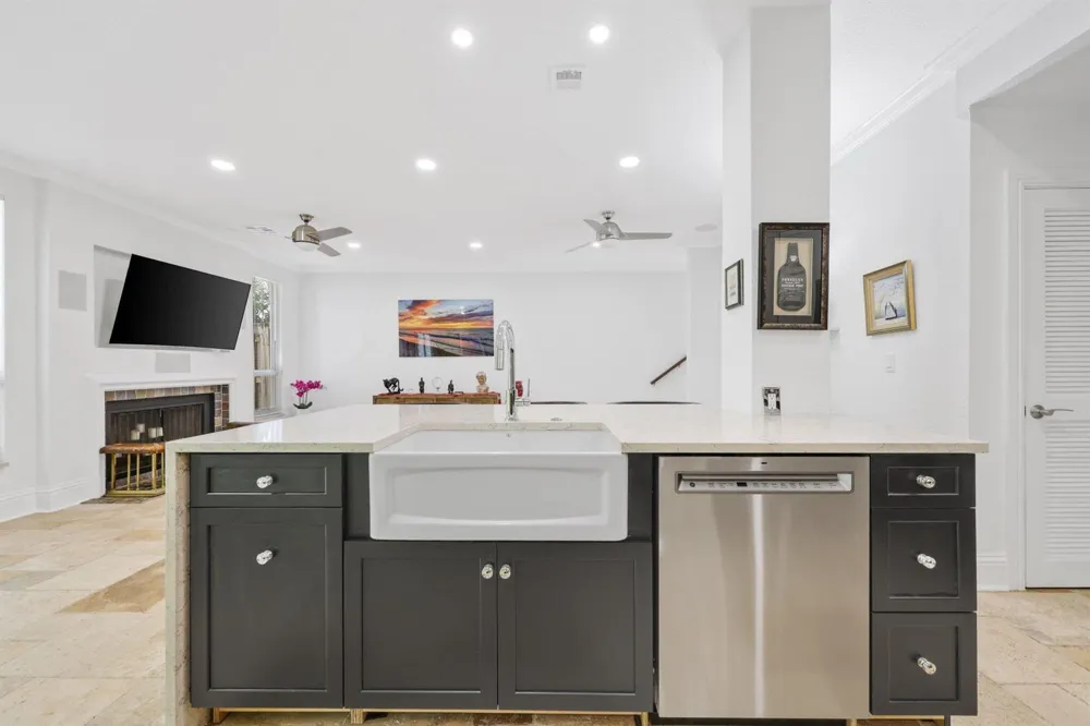 795 Andrews Avenue Delray Beach, FL 33483
