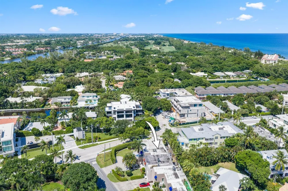 795 Andrews Avenue Delray Beach, FL 33483