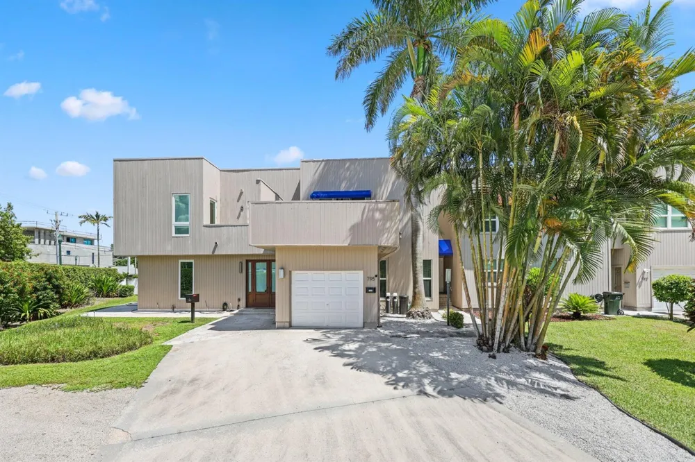795 Andrews Avenue Delray Beach, FL 33483