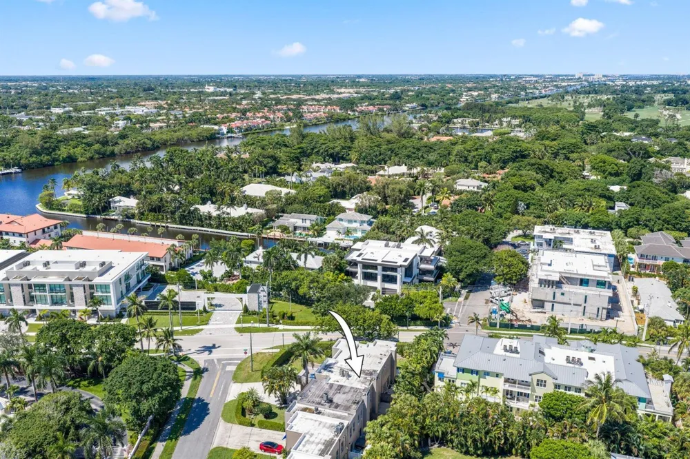 795 Andrews Avenue Delray Beach, FL 33483