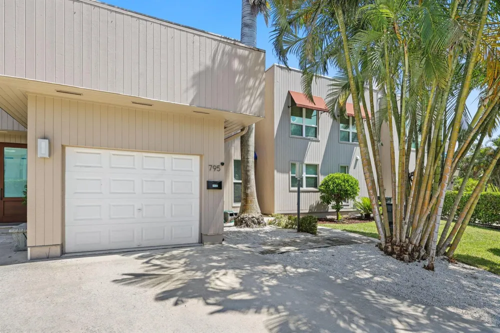 795 Andrews Avenue Delray Beach, FL 33483