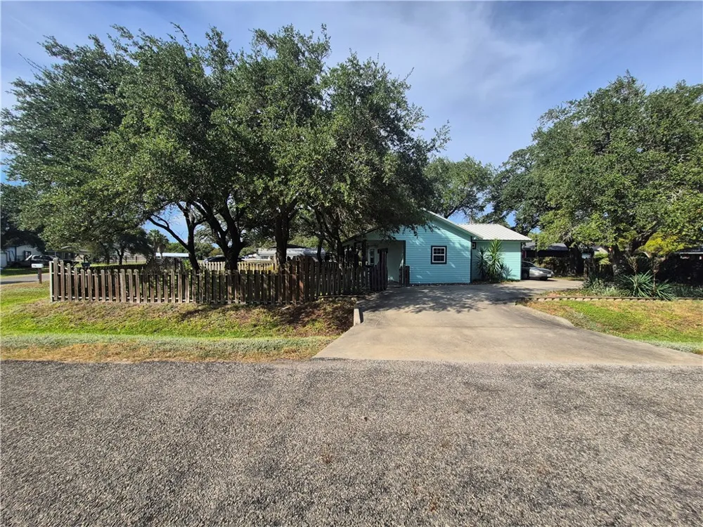 924 Ibis Drive Rockport, TX 78382