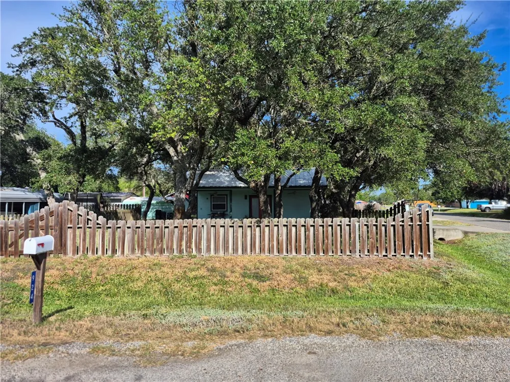 924 Ibis Drive Rockport, TX 78382