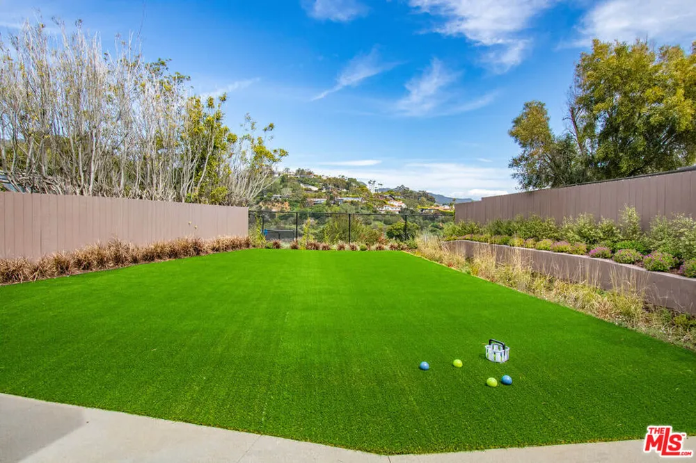 286 Quadro Vecchio Drive Los Angeles, CA 90272