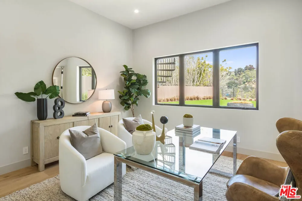 286 Quadro Vecchio Drive Los Angeles, CA 90272