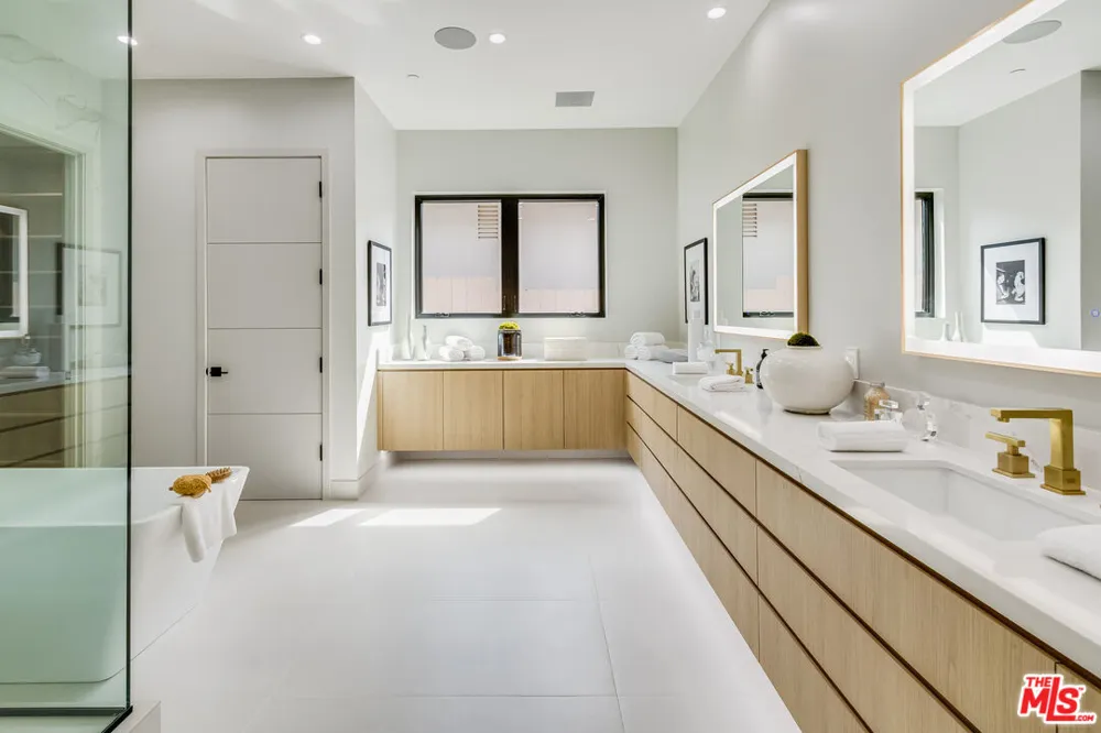 286 Quadro Vecchio Drive Los Angeles, CA 90272