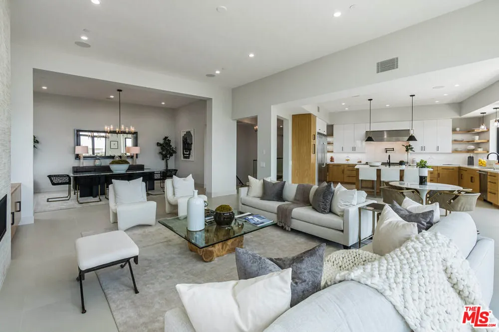 286 Quadro Vecchio Drive Los Angeles, CA 90272
