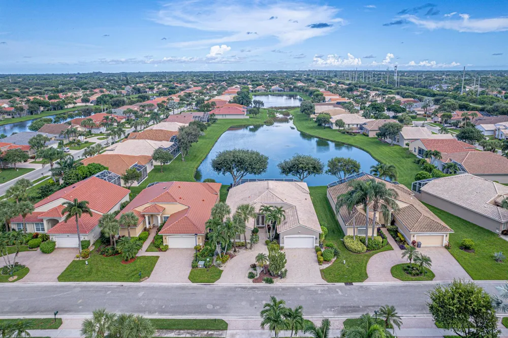 9076 Taverna Way Boynton Beach, FL 33472