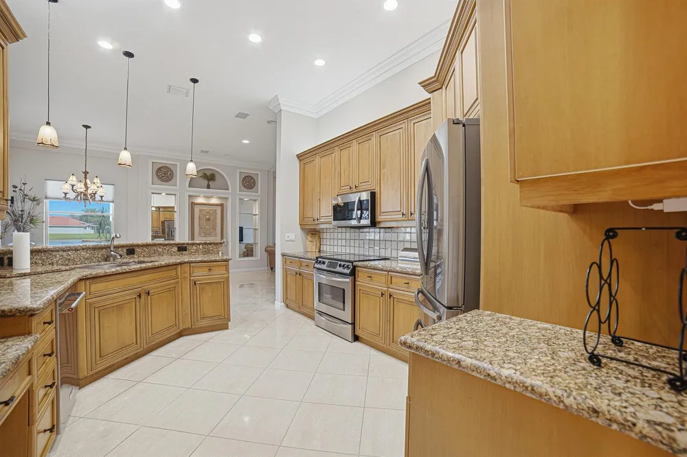 9076 Taverna Way Boynton Beach, FL 33472