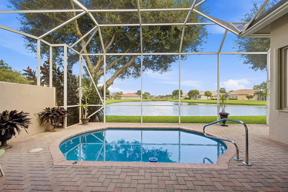 9076 Taverna Way Boynton Beach, FL 33472