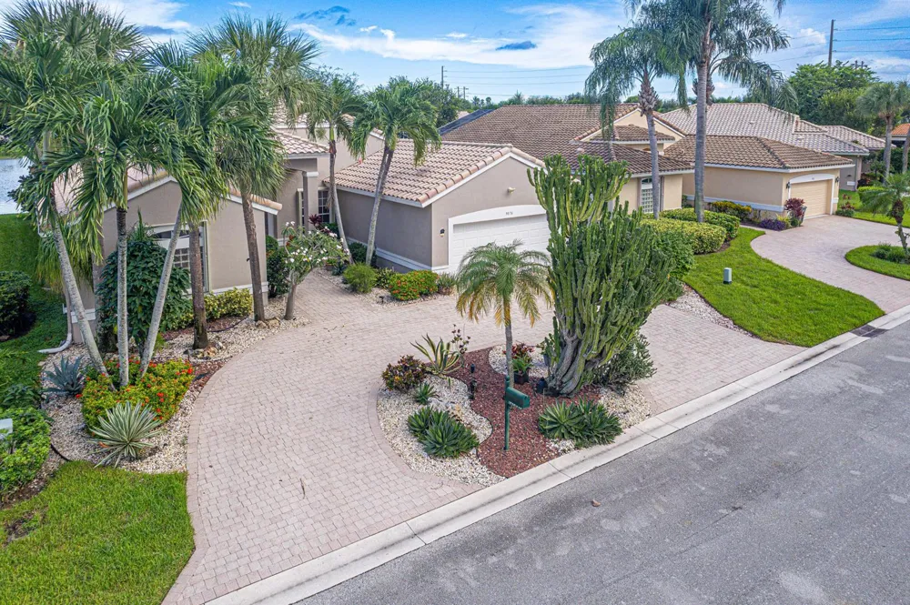 9076 Taverna Way Boynton Beach, FL 33472