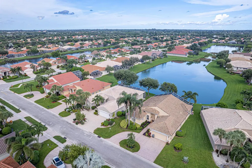 9076 Taverna Way Boynton Beach, FL 33472