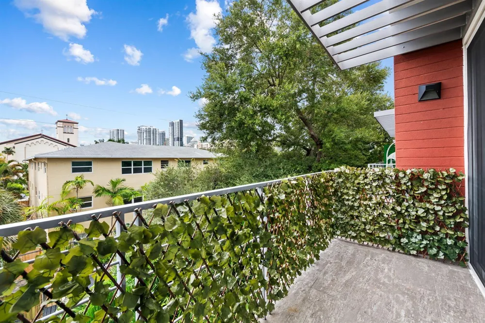 900 NE 4th Street #B4 Fort Lauderdale, FL 33301