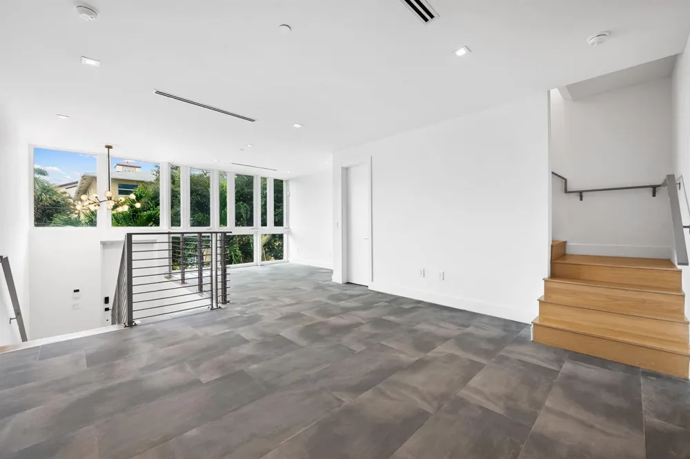 900 NE 4th Street #B4 Fort Lauderdale, FL 33301