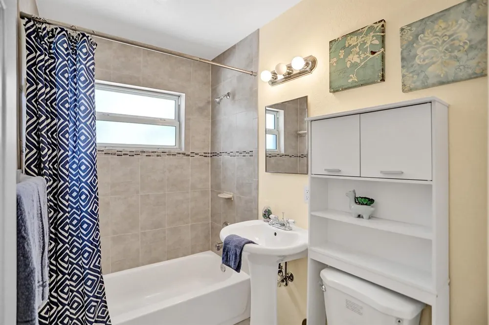 2695 SE 1ST COURT #2 Pompano Beach, FL 33062