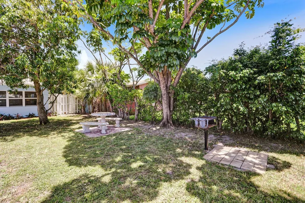 2695 SE 1ST COURT #2 Pompano Beach, FL 33062
