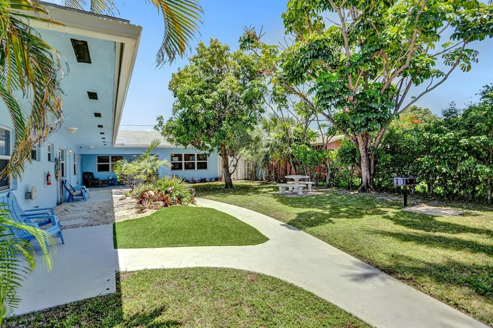 2695 SE 1ST COURT #2 Pompano Beach, FL 33062