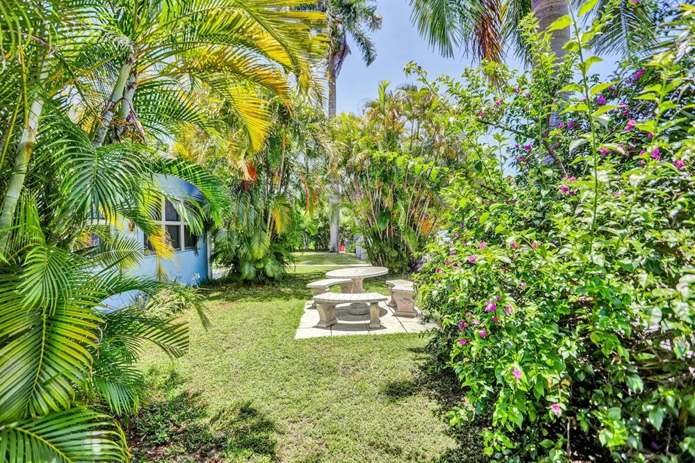 2695 SE 1ST COURT #2 Pompano Beach, FL 33062