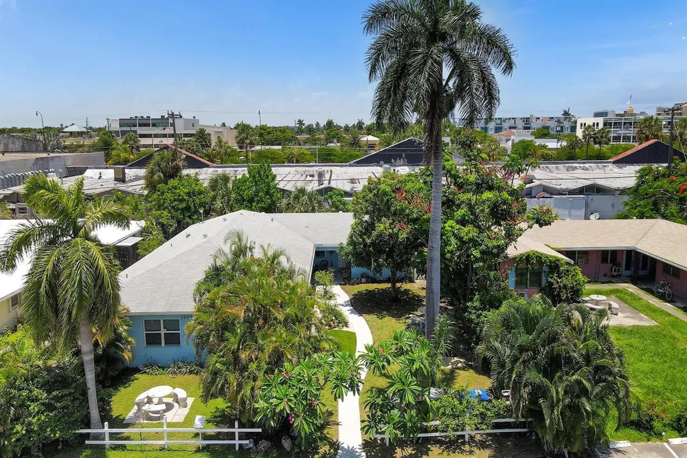 2695 SE 1ST COURT #2 Pompano Beach, FL 33062