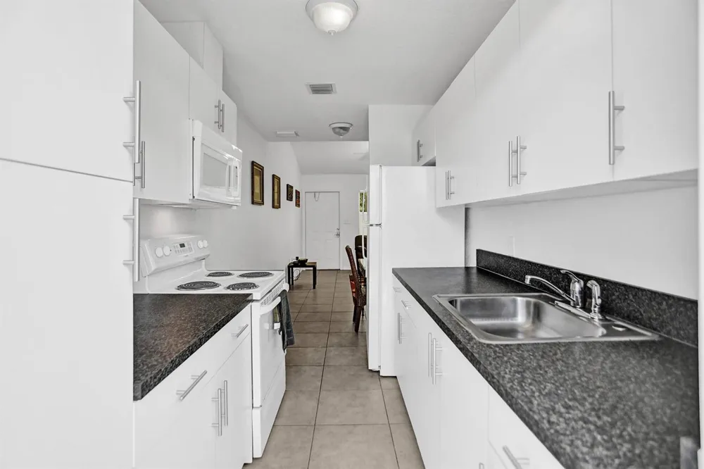 2695 SE 1ST COURT #2 Pompano Beach, FL 33062