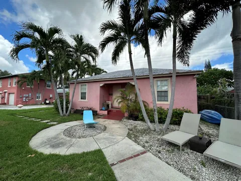 227 FORESTERIA DRIVE #D