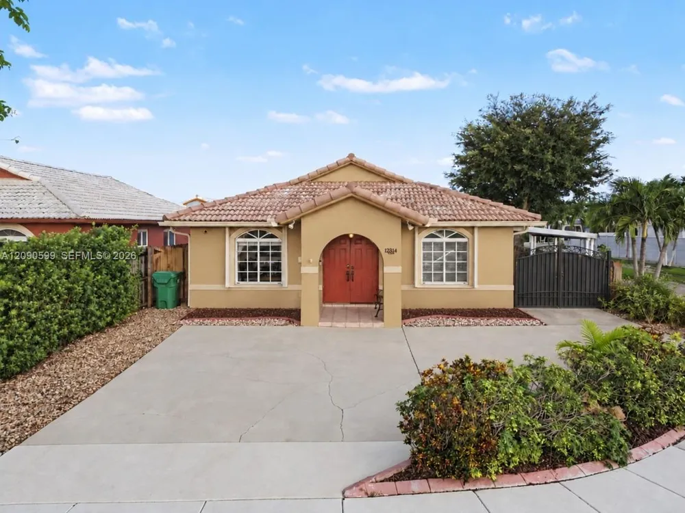 12711 NW 99th Pl Hialeah Gardens, FL 33018