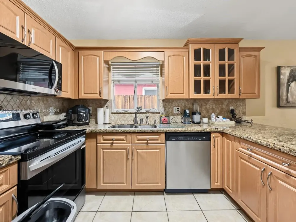 12711 NW 99th Pl Hialeah Gardens, FL 33018