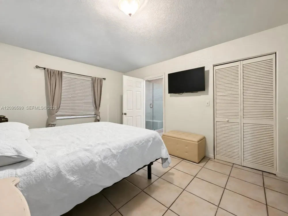 12711 NW 99th Pl Hialeah Gardens, FL 33018