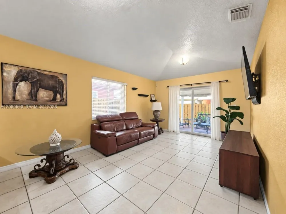 12711 NW 99th Pl Hialeah Gardens, FL 33018