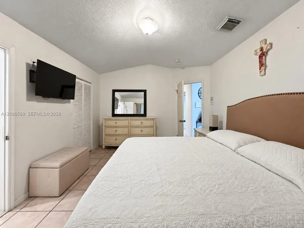 12711 NW 99th Pl Hialeah Gardens, FL 33018