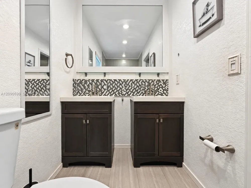 12711 NW 99th Pl Hialeah Gardens, FL 33018