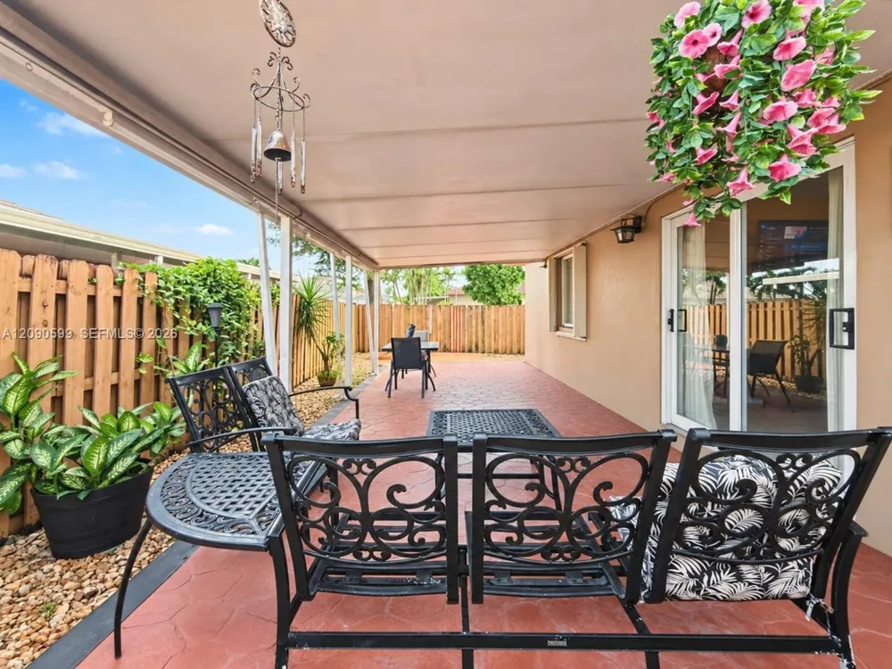 12711 NW 99th Pl Hialeah Gardens, FL 33018