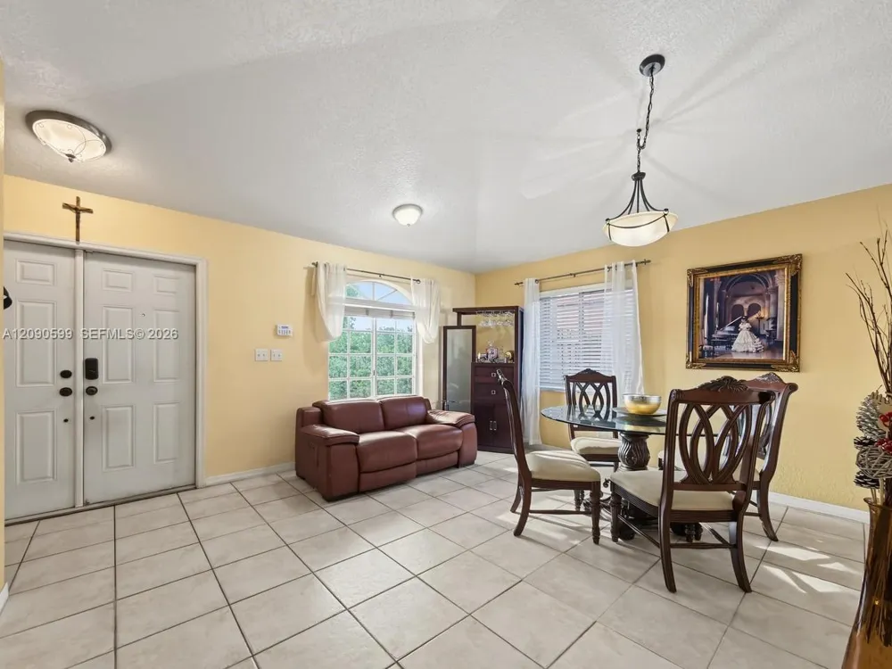 12711 NW 99th Pl Hialeah Gardens, FL 33018