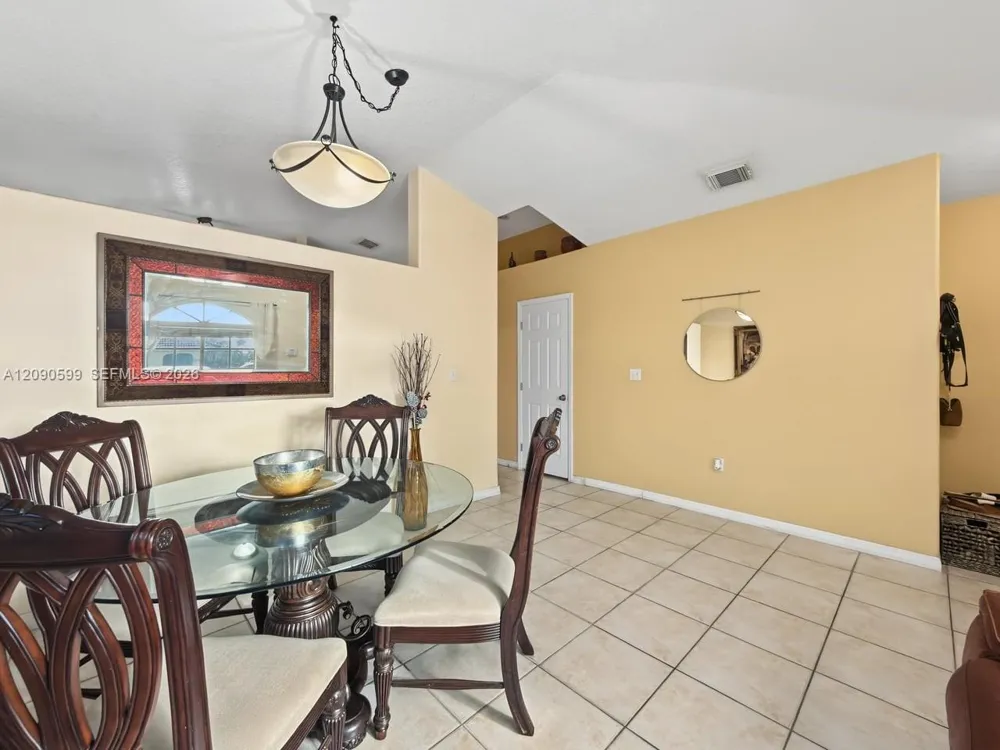 12711 NW 99th Pl Hialeah Gardens, FL 33018