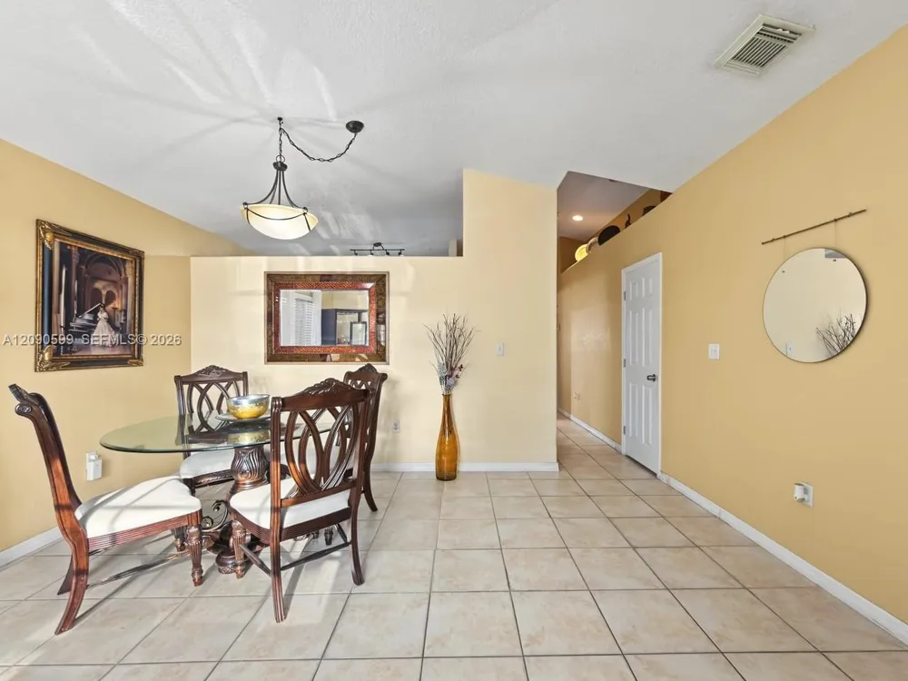 12711 NW 99th Pl Hialeah Gardens, FL 33018